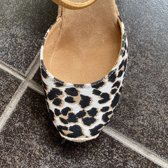 Gorgeous wedge sandal with leopard details - Picture 5 of 6